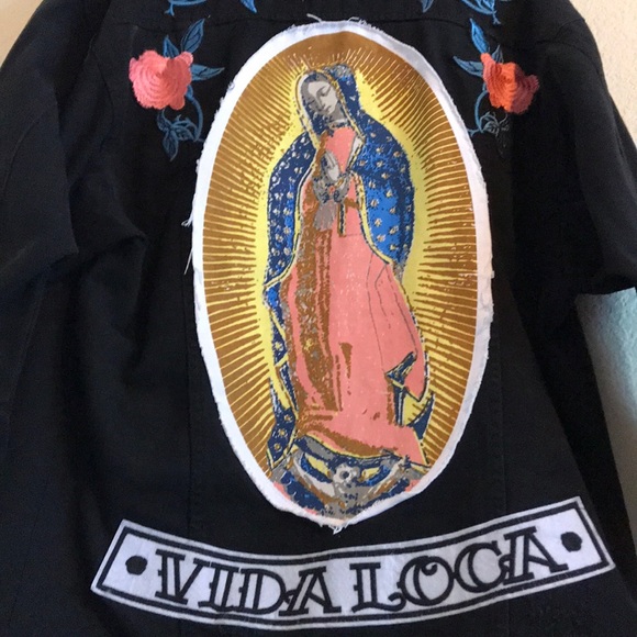 A black denim gothic print jacket - Picture 2 of 6